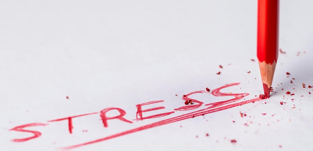 Come riconoscere i tremori da stress